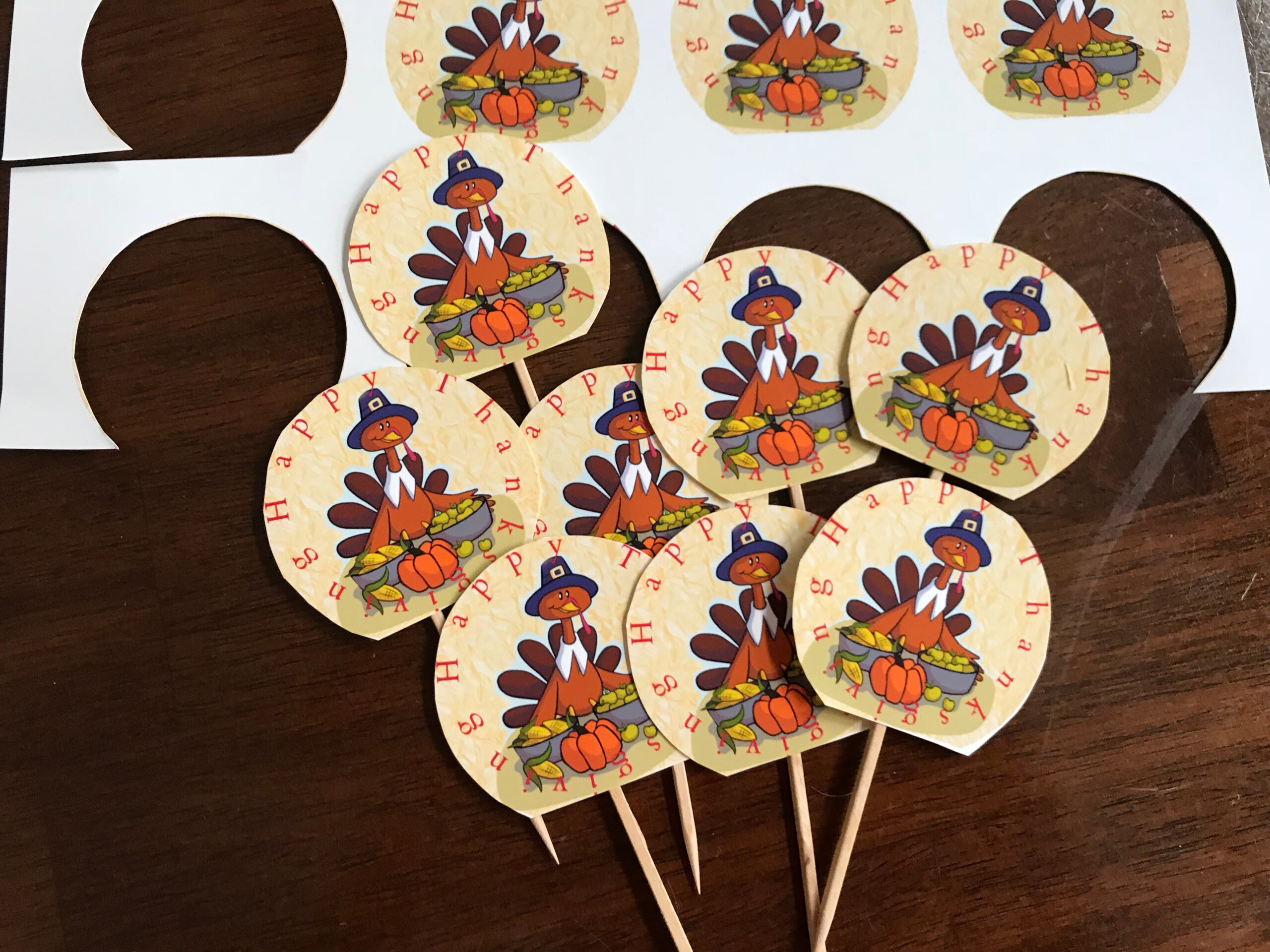 Free Thanksgiving Turkey Cupcake Toppers Printable | Celebrate throughout Printable Thanksgiving Cupcake Toppers