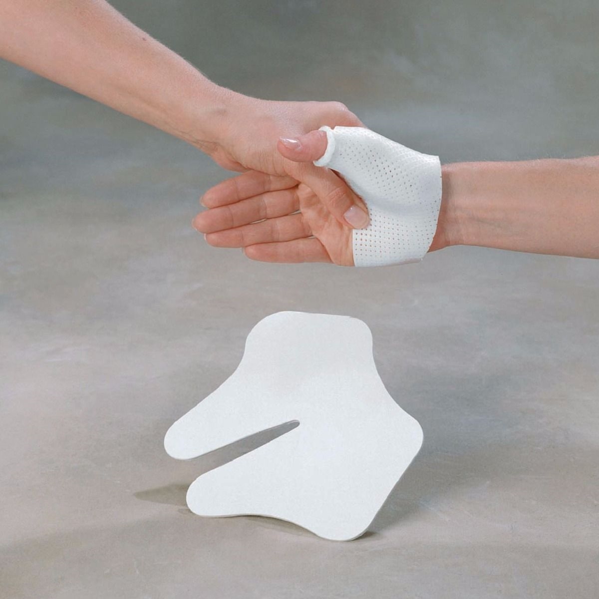 560586 Gauntlet Thumb Spica Splint P
